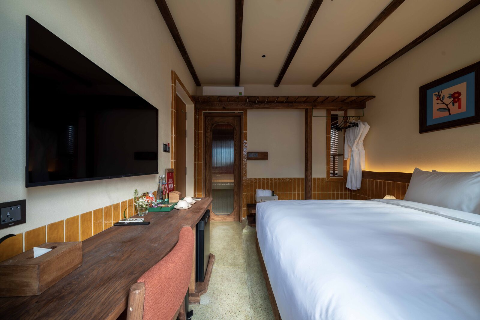 Serene Olwen Room — góc nhìn 1